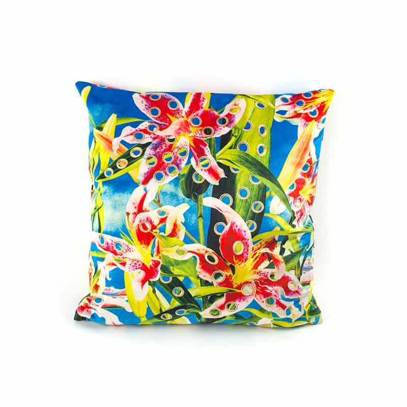 Toiletpaper cushion with plume padding - Flowers with holes