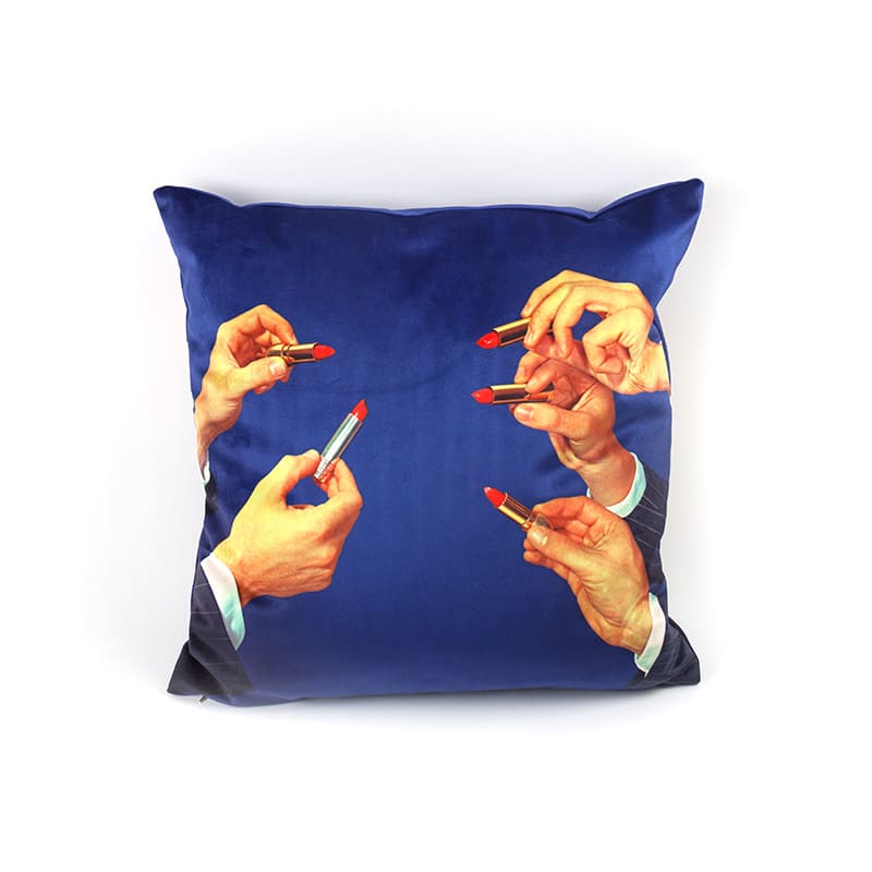 Toiletpaper cushion with plume padding - Lipsticks