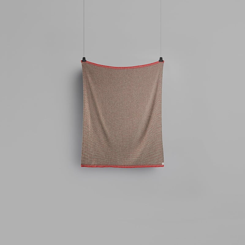 Una large throw - Green/red Una large throw - Green/red