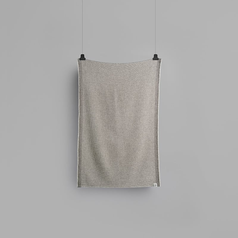 Una half size throw - Grey Una half size throw - Grey