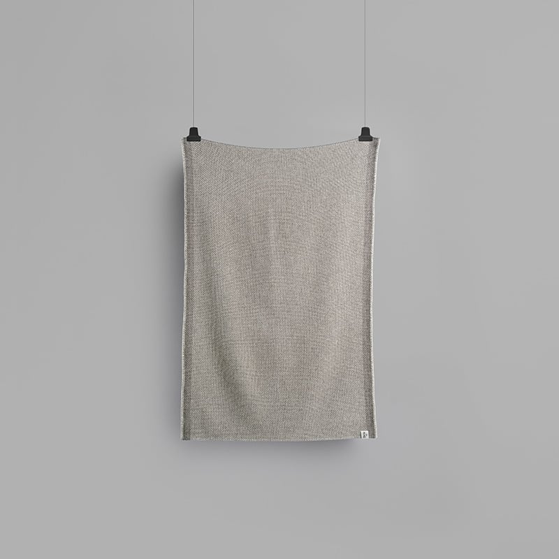 Una half size throw - Grey