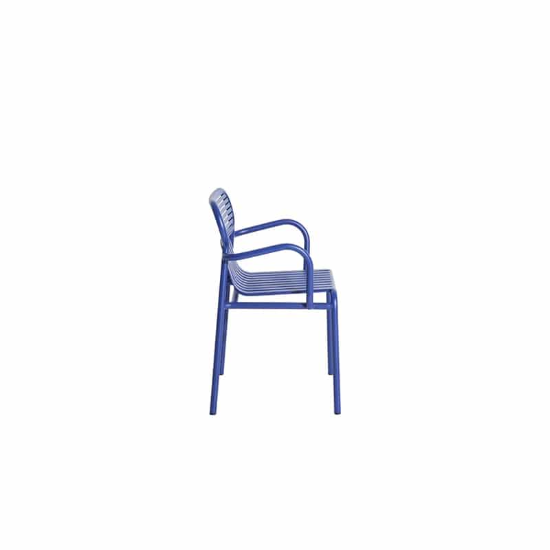 Week-end chair with armrest