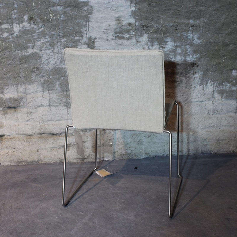 M1 fauteuil - Beige gestoffeerd/ Verchroomd staal