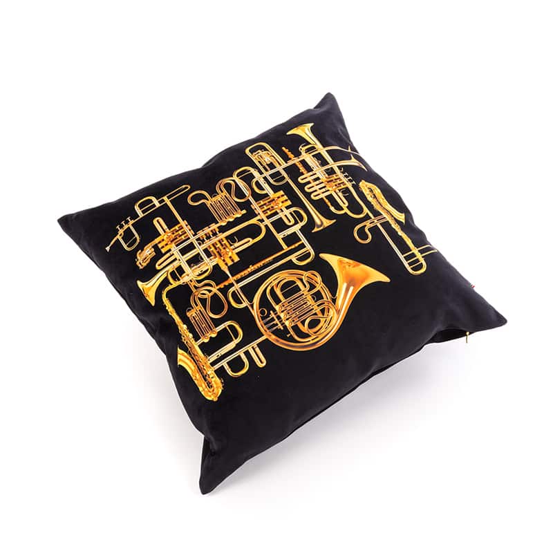 Toiletpaper cushion with plume padding - Trumpets