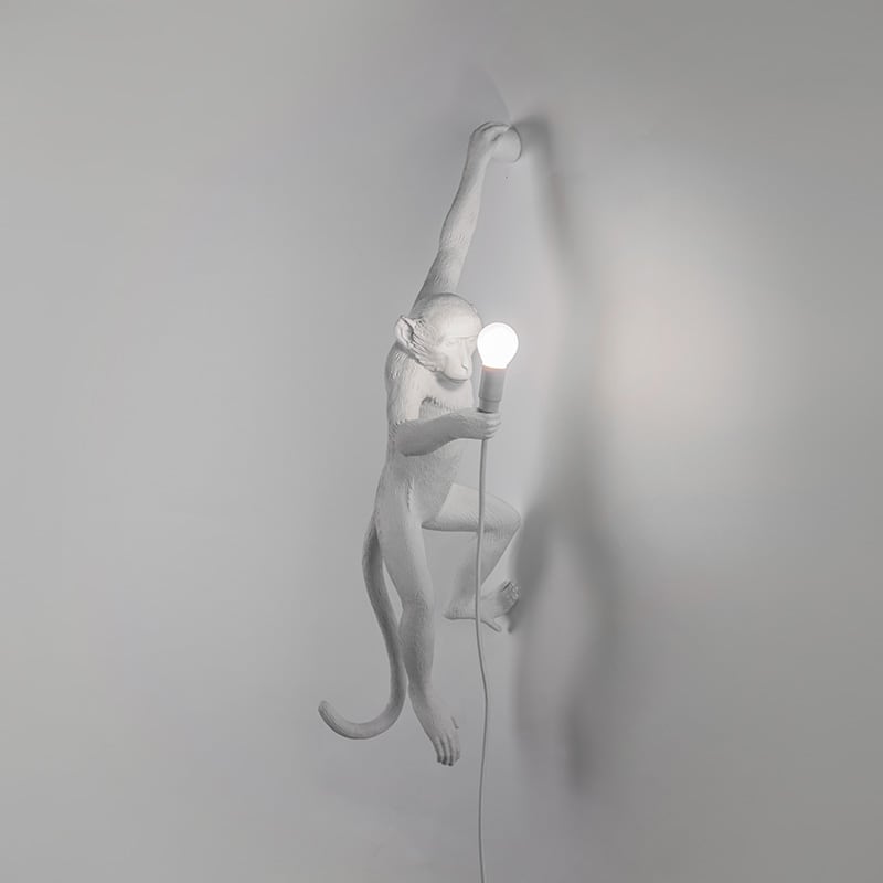 Monkey wandlamp hanging left hand - White