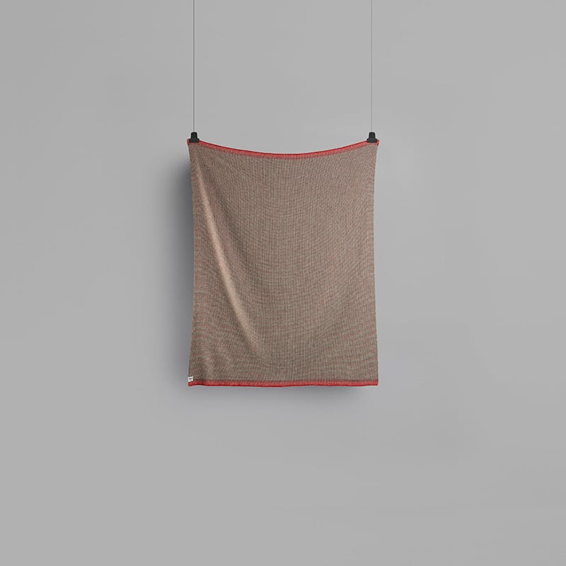 Una large throw - Green/red Una large throw - Green/red