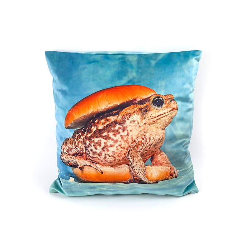 Toiletpaper cushion with plume padding - Toad
