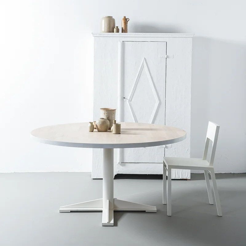 Dirk Jisk eettafel rond 130 cm