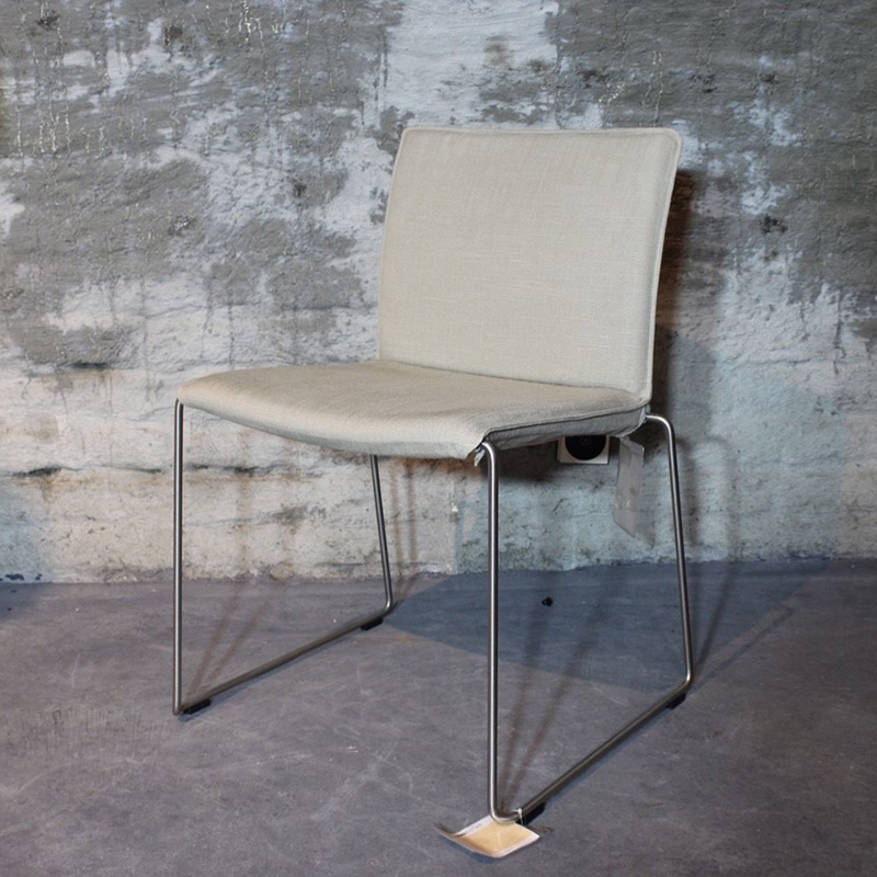 M1 fauteuil - Beige gestoffeerd/ Verchroomd staal