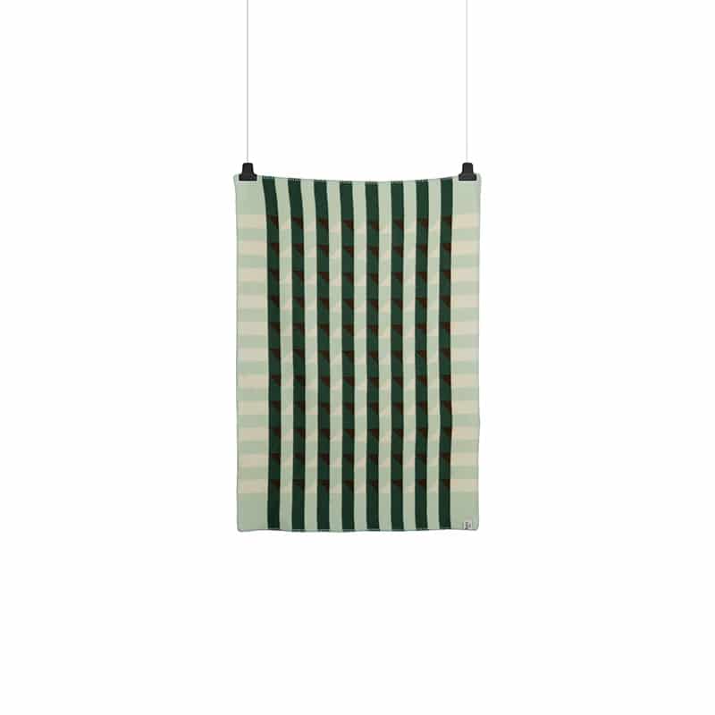 Kvam half size throw - Green Kvam half size throw - Green