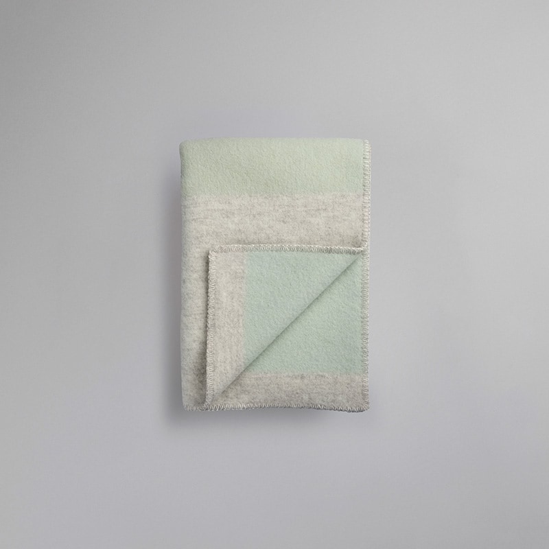 Bergstaden large throw - Olive/mint