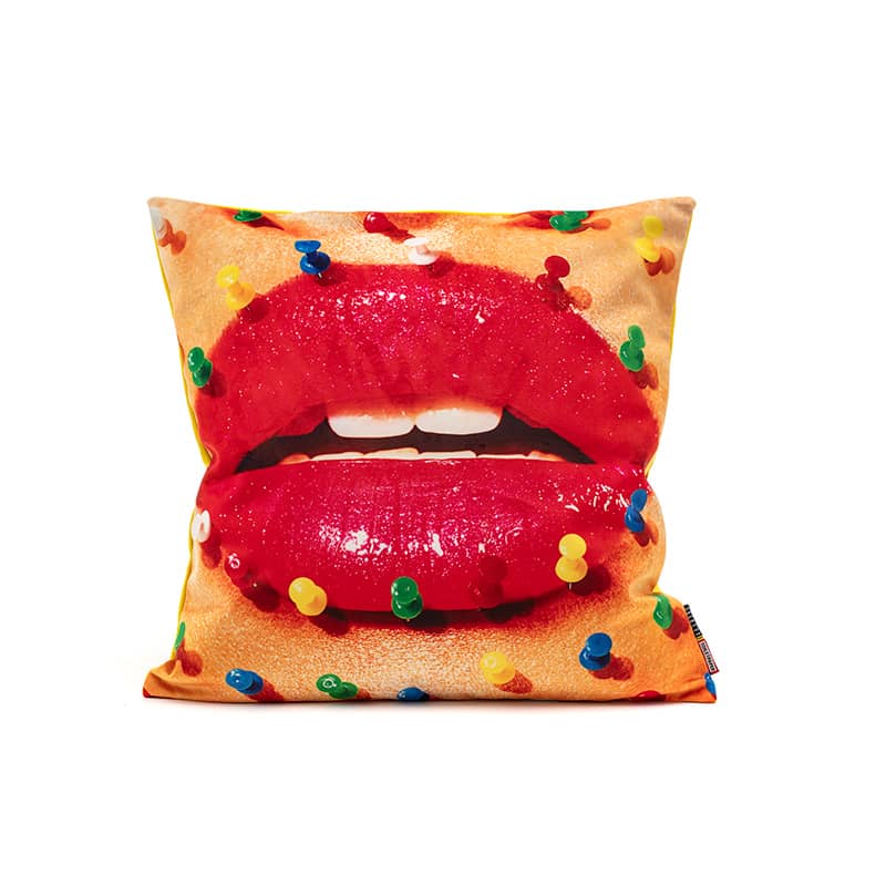 Toiletpaper cushion with plume padding - Mouth with pins