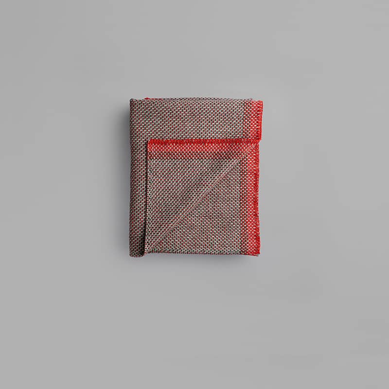Una half size throw - Green/red Una half size throw - Green/red