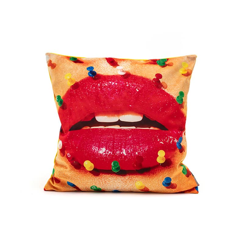Toiletpaper cushion with plume padding - Mouth with pins
