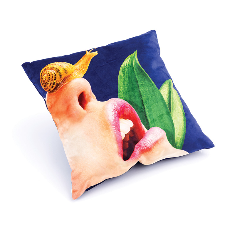 Toiletpaper cushion with plume padding - Snail