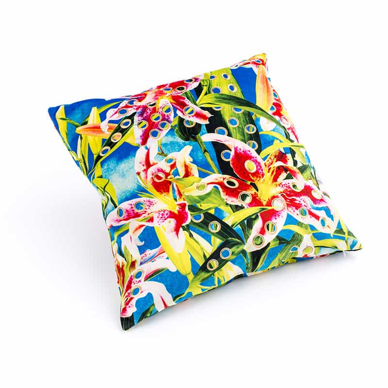 Toiletpaper cushion with plume padding - Flowers with holes